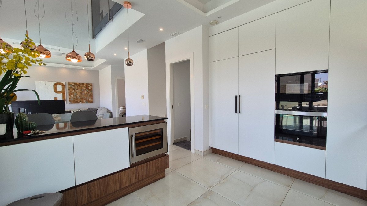4 Bed Detached Villa in Torrevieja in Torrevieja — Detached Villa