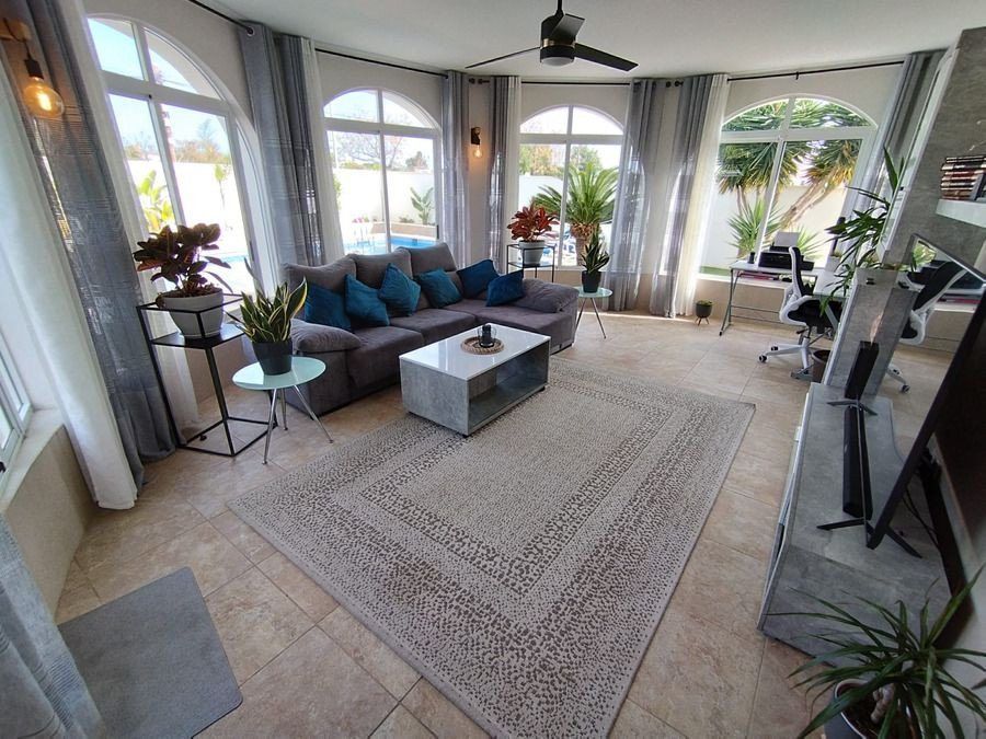 5 Bed Detached Villa in Torrevieja in Torrevieja, Detached Villa
