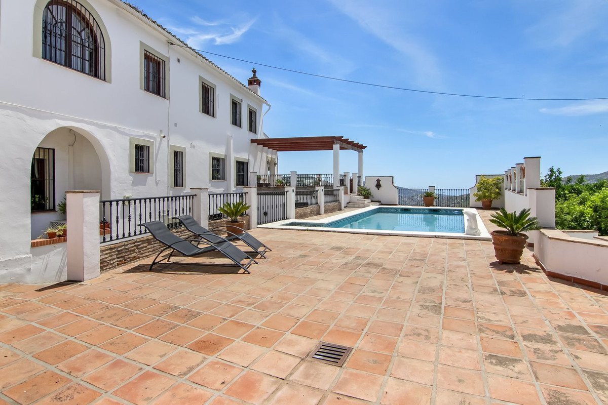 6 Bed Finca - Cortijo in Canillas de Albaida in Canillas de Albaida, Finca - Cortijo