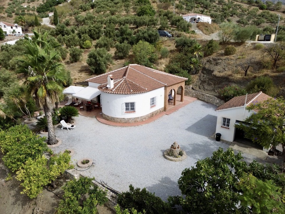 3 Bed فيلا مستقلة in Canillas de Albaida في Canillas de Albaida, فيلا مستقلة