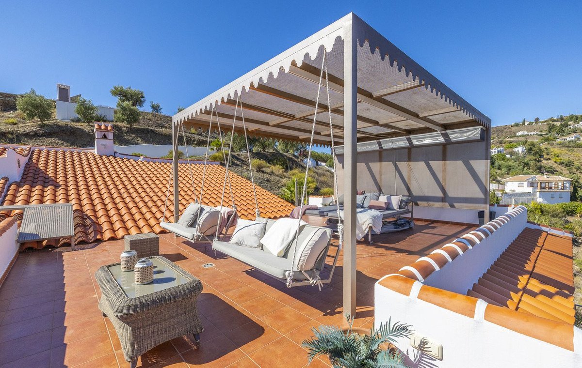 4 Bed Detached Villa in Cómpeta in Cómpeta, Detached Villa