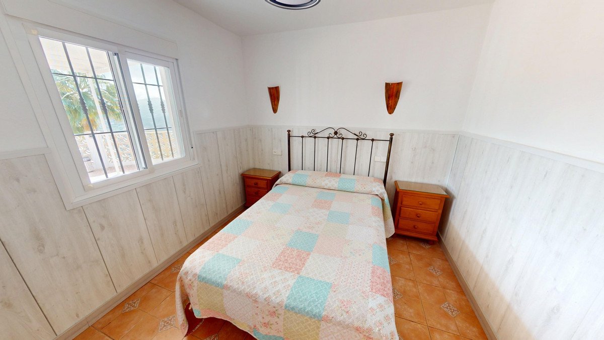 3 Bed Detached Villa in Sayalonga in Sayalonga, Detached Villa