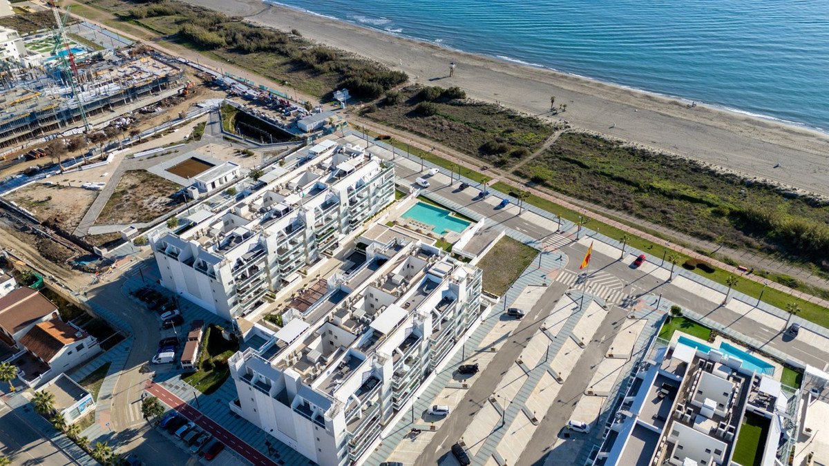 3 Bed شقة في الطابق الأرضي in Torrox Costa في Torrox Costa, شقة