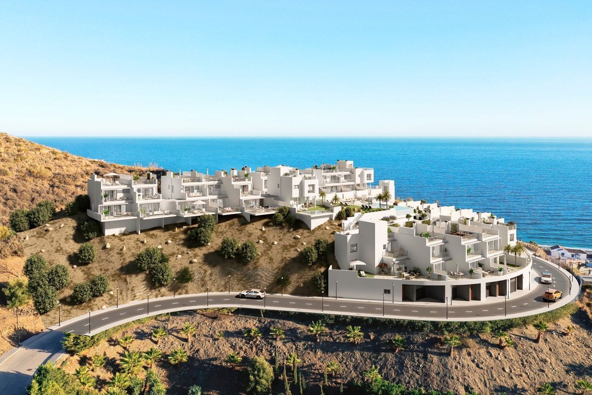 3 Bed بيت مدينة in Torrox Costa في Torrox Costa, تاون هاوس