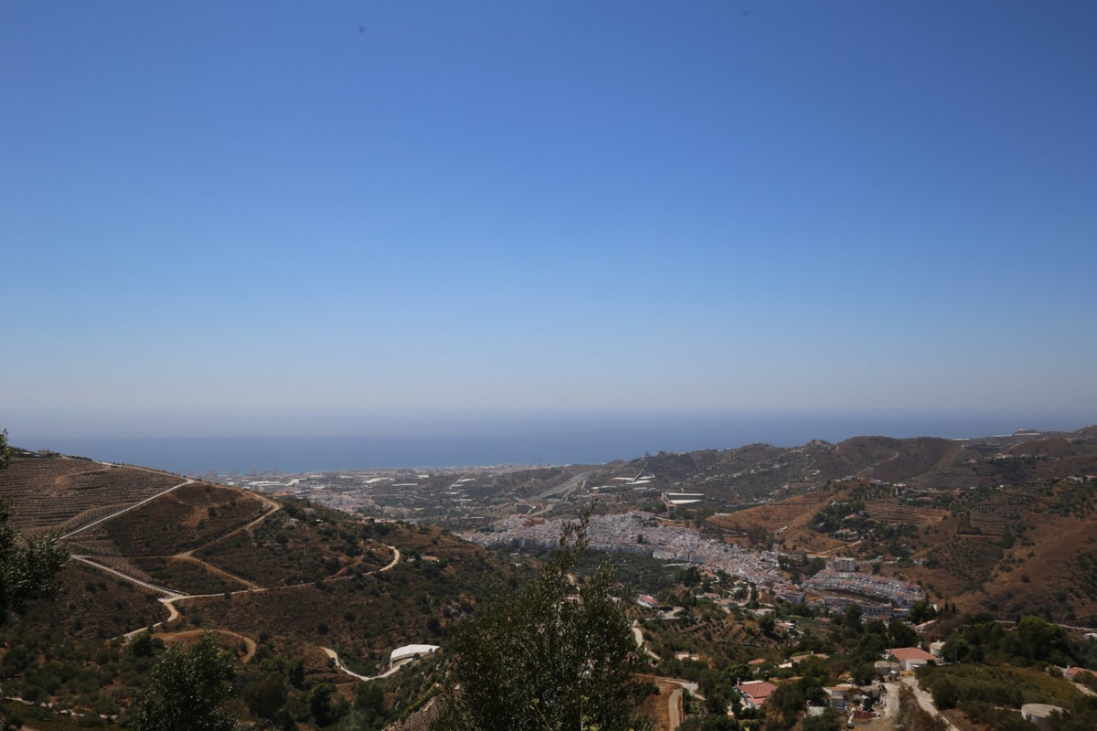 27 photo