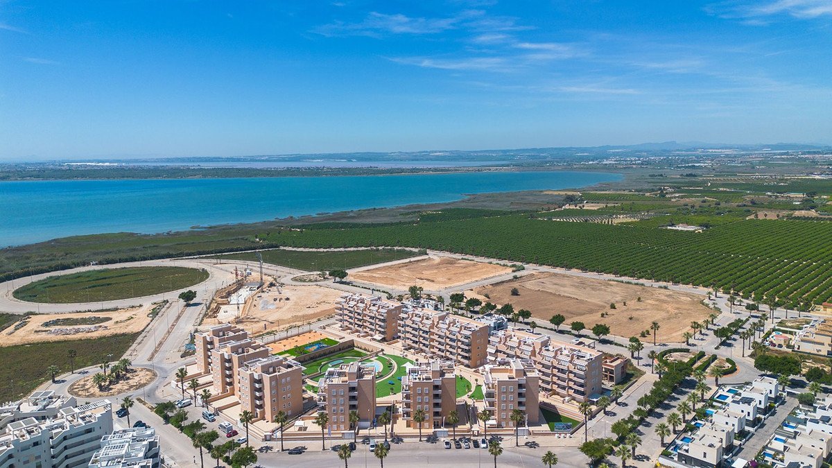 3 Bed Middle Floor Apartment in Urbanización El Raso in Urbanización El Raso, Apartment