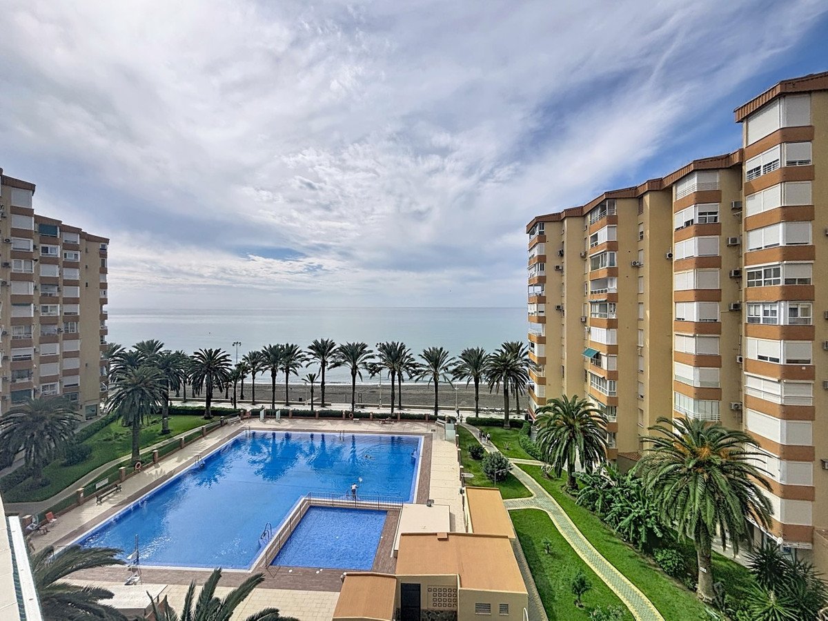 2 Bed Mellemste etage lejlighed in Algarrobo Costa