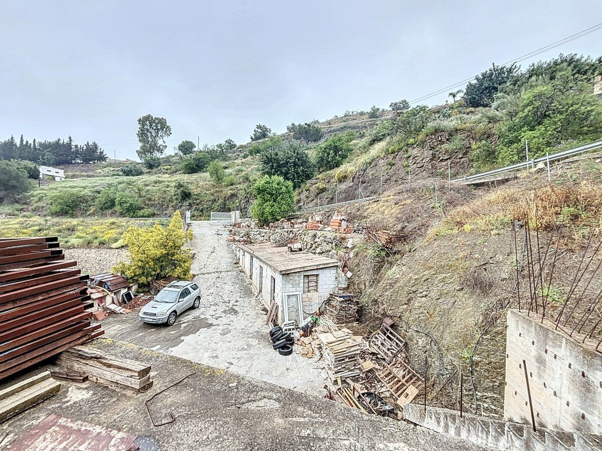 1 Bed Property in Arenas في Arenas — أخرى