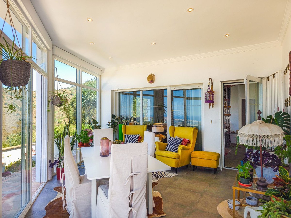 3 Bed Detached Villa in Arenas in Arenas, Detached Villa