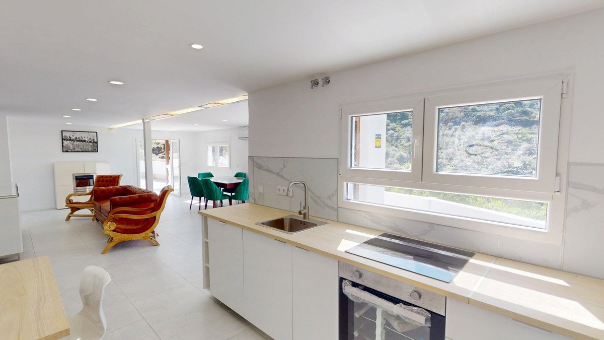 3 Bed Detached Villa in Arenas in Arenas, 