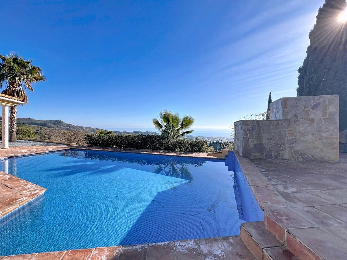 3 Bed فيلا مستقلة in Arenas في Algarrobo, فيلا مستقلة