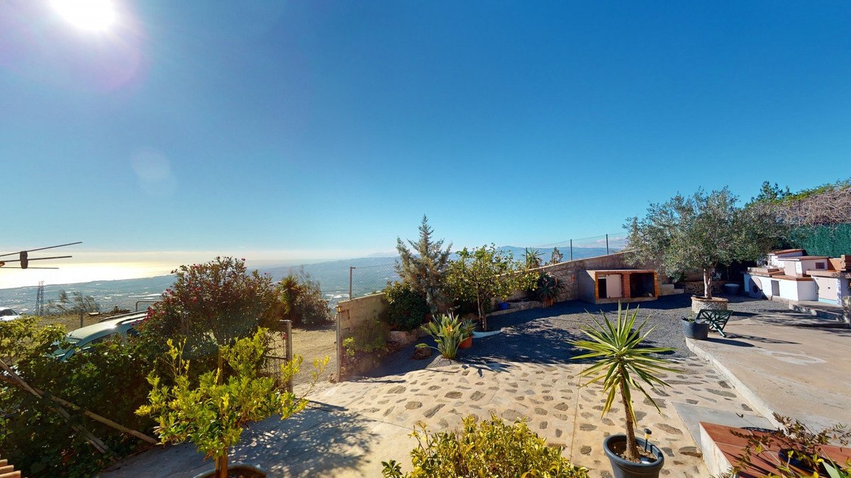 4 Bed Detached Villa in Arenas in Arenas, Detached Villa