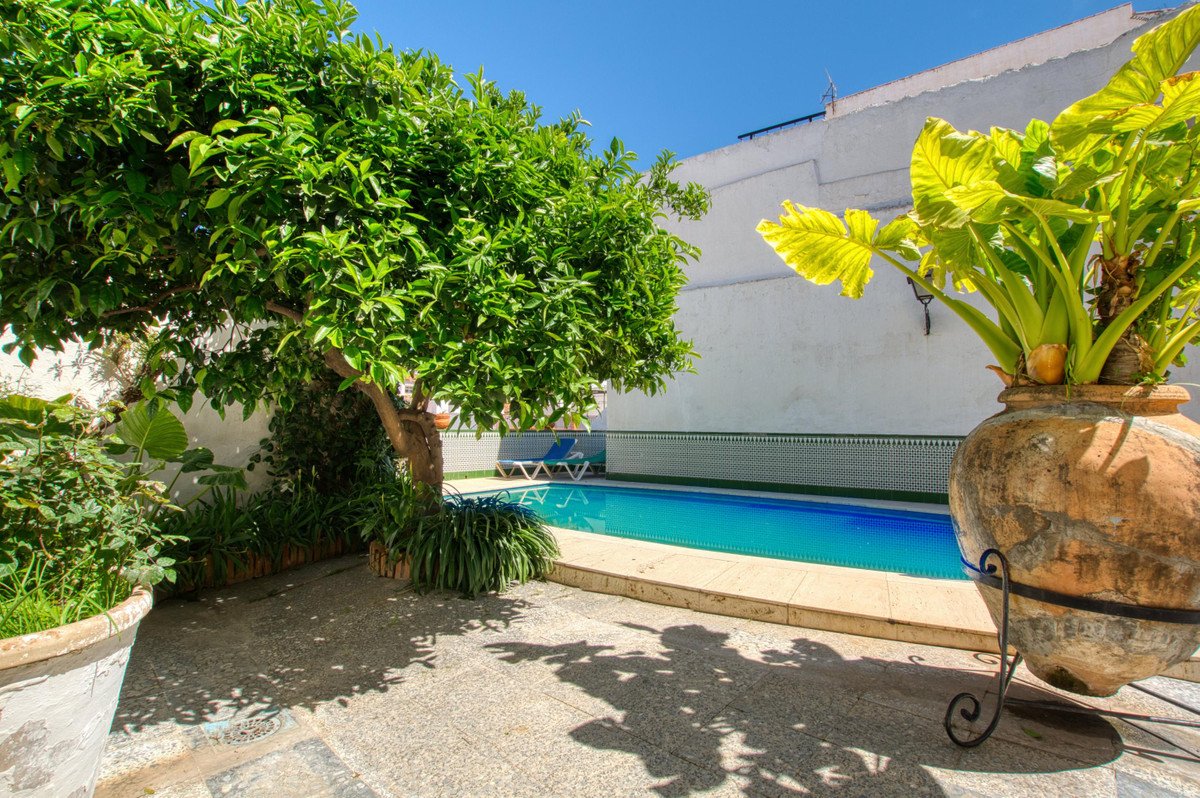 12 Bed Townhouse in Vélez-Málaga in Vélez-Málaga — Townhouse