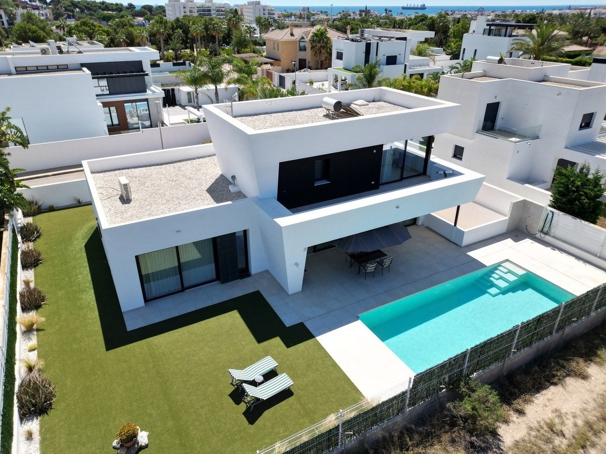4 Bed Detached Villa in Vera Playa in Vera Playa, Detached Villa