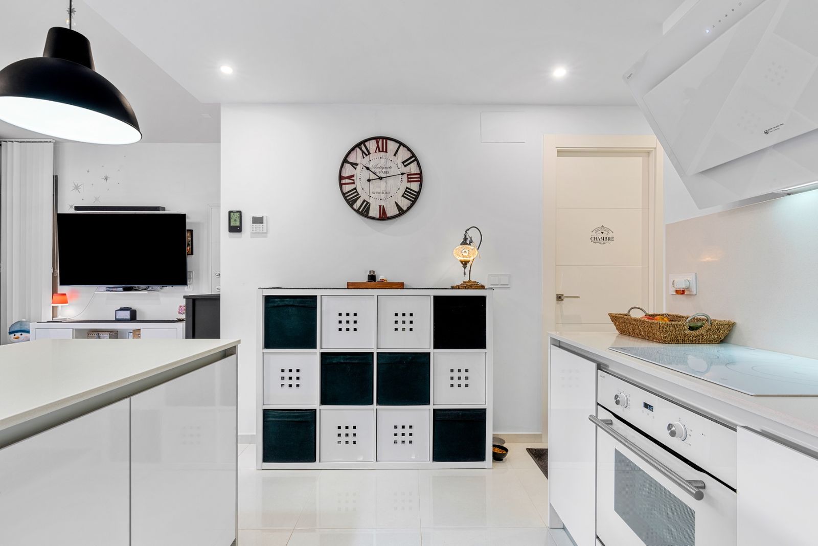 3 Bed Detached Villa in Villamartin في Villamartin — فيلا مستقلة