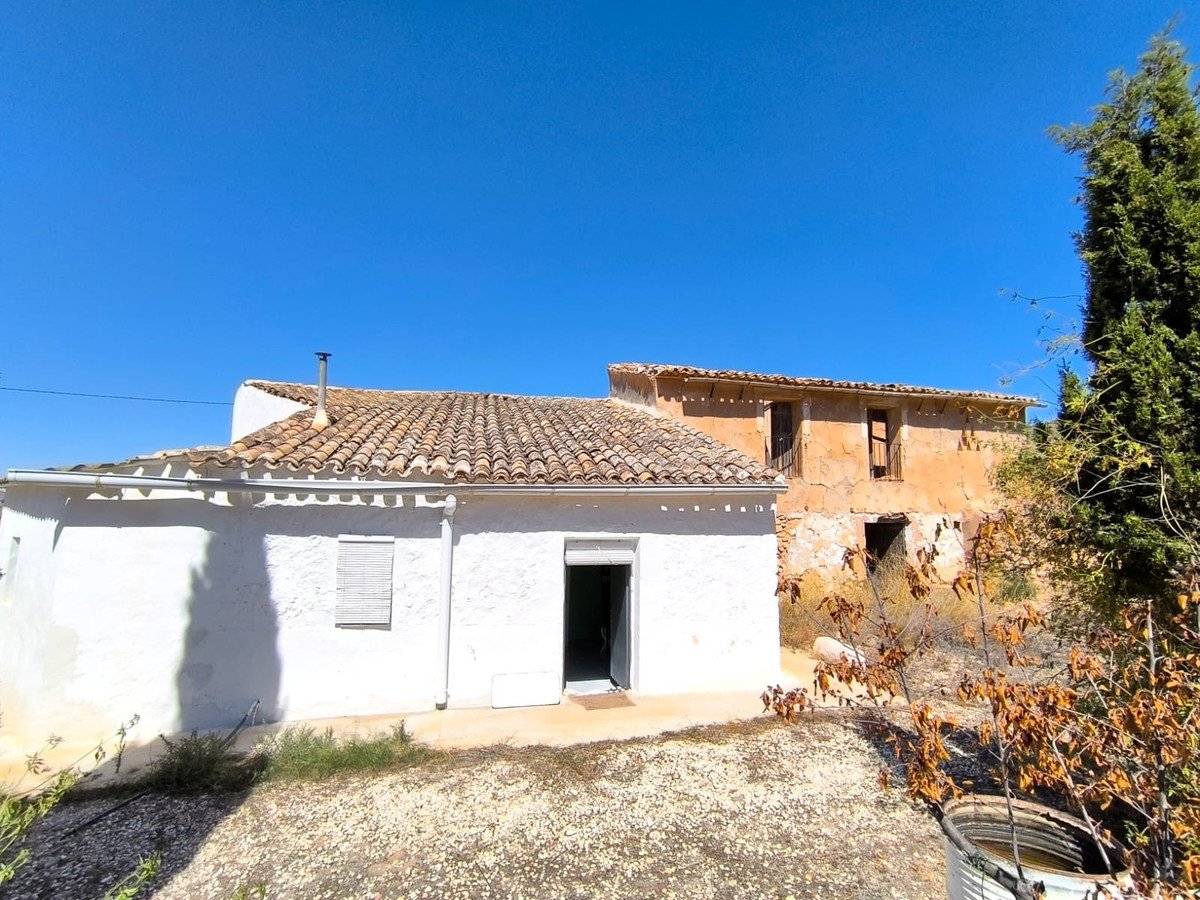 2 Bed Finca in Yecla in Yecla, 
