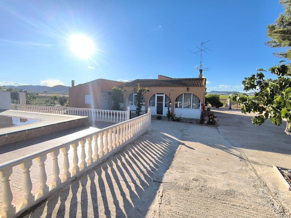 4 Bed مزرعة فينكا in Yecla في Yecla, 