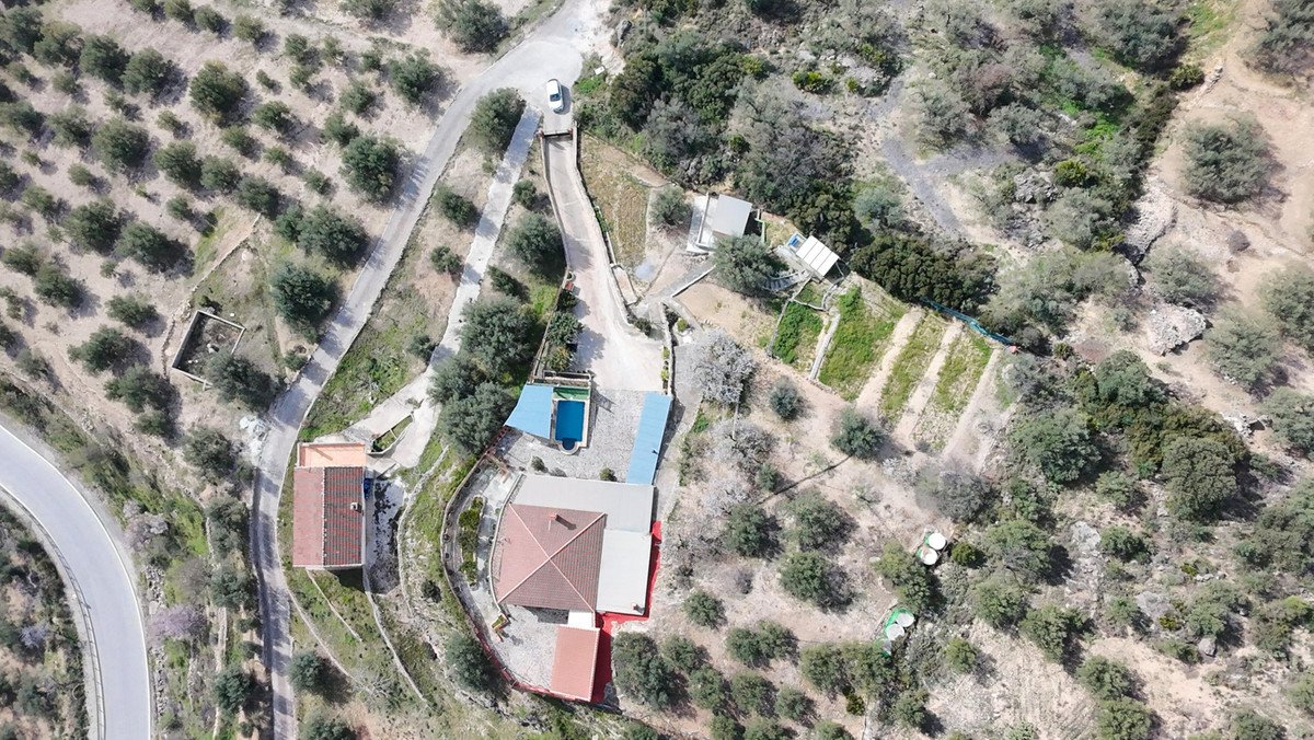 4 Bed Finca - Cortijo in Alcaucín in Alcaucín, Finca - Cortijo