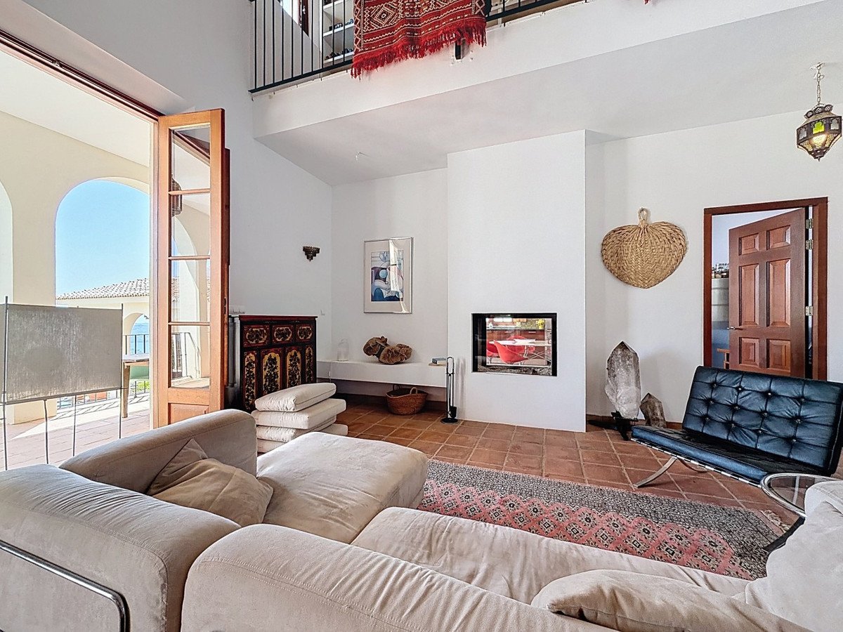 8 Bed فيلا مستقلة in Alcaucín في Alcaucín, فيلا منفصلة