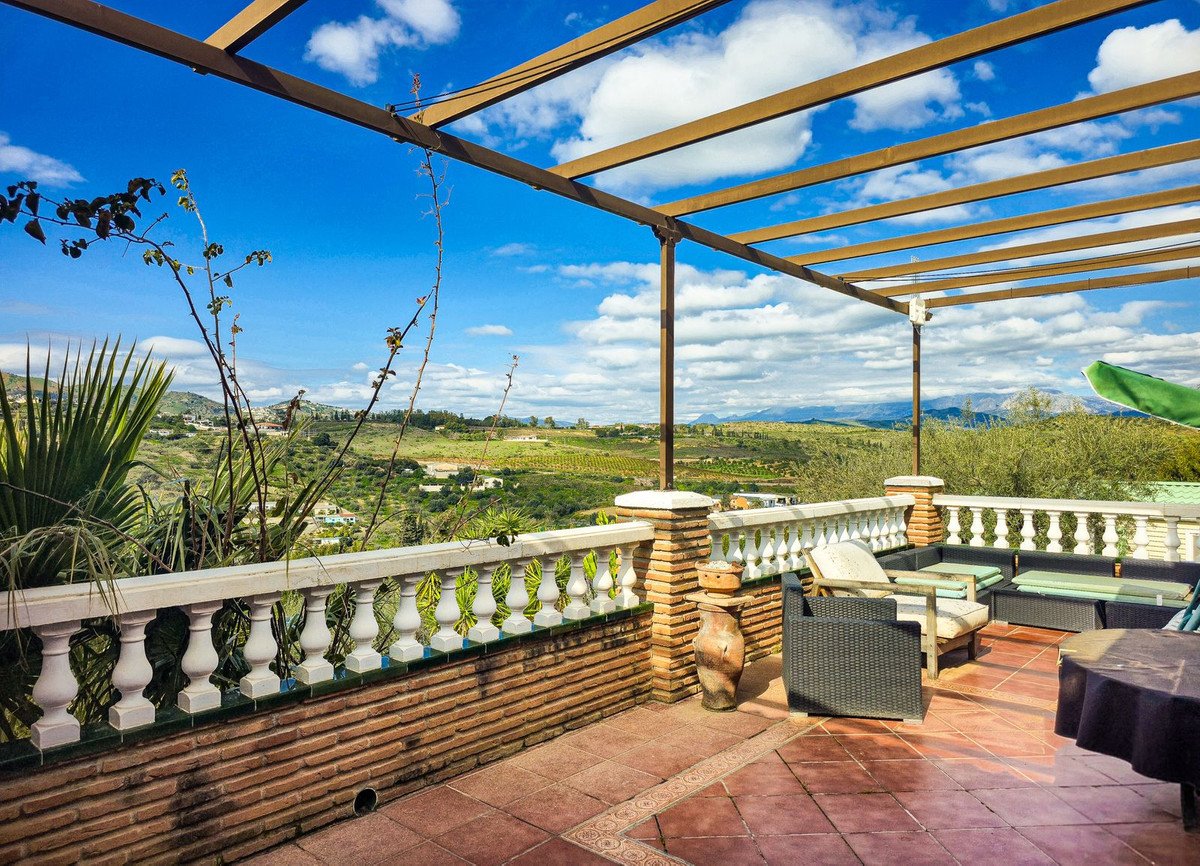 3 Bed Detached Villa in Viñuela in Viñuela — Detached Villa