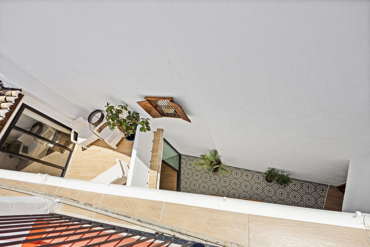 3 Bed Townhouse in Oliva in Oliva, Townhouse