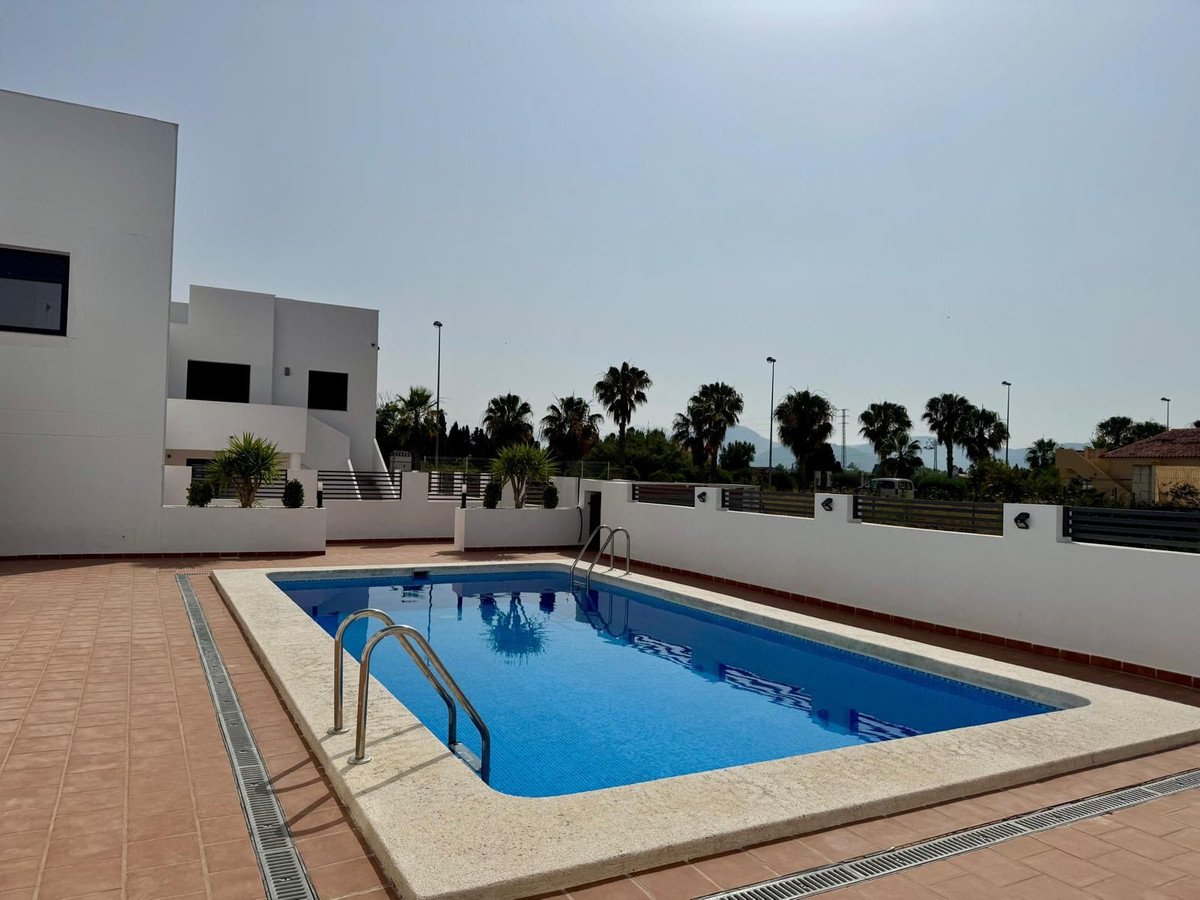 2 Bed Halfvrijstaand Huis in Oliva in Oliva, 